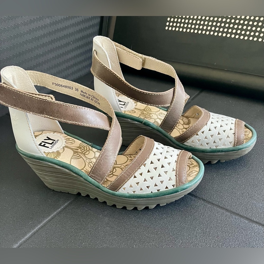 Fly London White Wedge Sandals sz 6